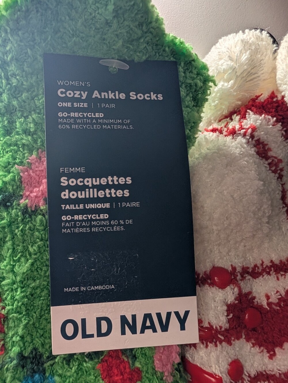 Old Navy WomensvCozy Ankle Socks Bundle One Christmas And One Valentine